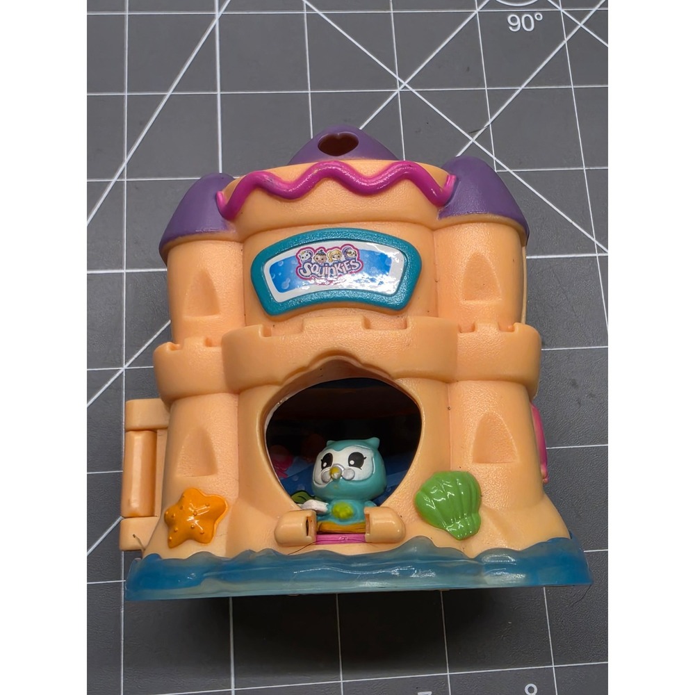 Squinkies Surprize Inside Beach Sandcastle Fold Out Playset with Figure Mini Toy